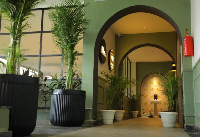 Hotelli City Express By Downtown