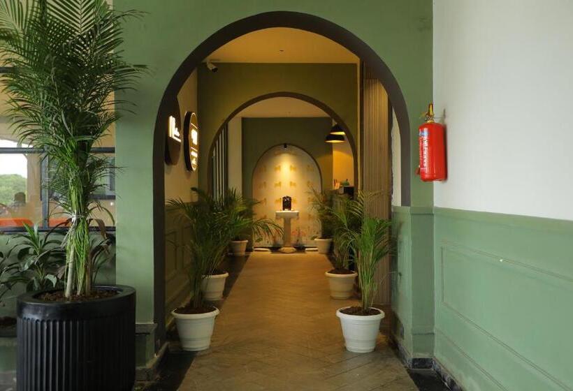 Hotelli City Express By Downtown