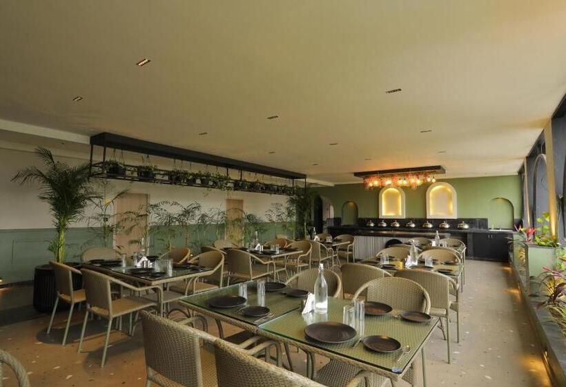 Hotelli City Express By Downtown