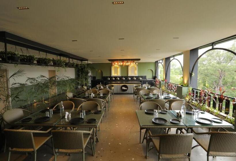 Hotelli City Express By Downtown