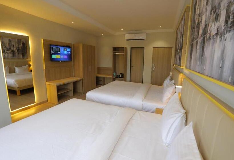 Hotelli City Express By Downtown