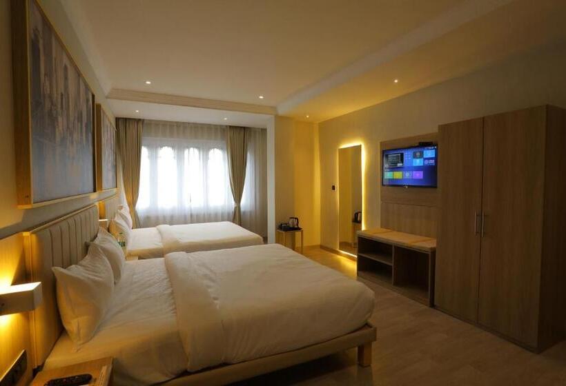 Hotelli City Express By Downtown