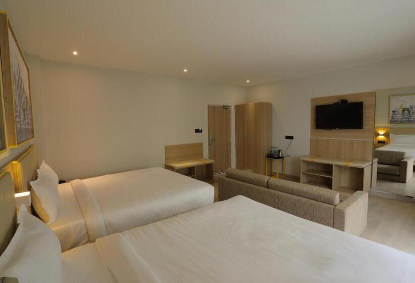 Hotelli City Express By Downtown