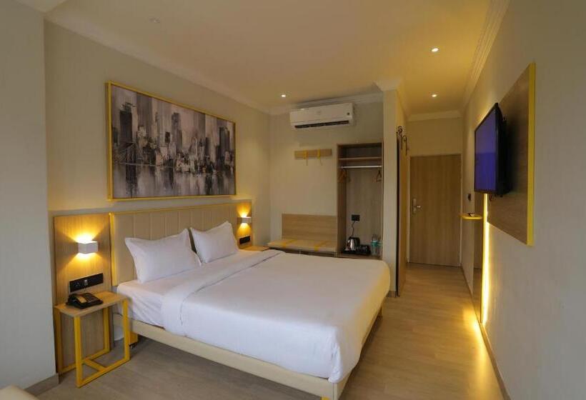 Hotelli City Express By Downtown