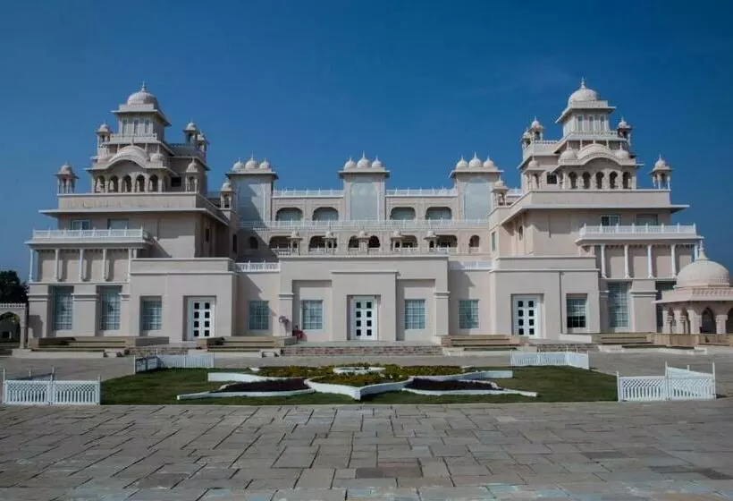 Hotelli The Utopia Resort Sanchi