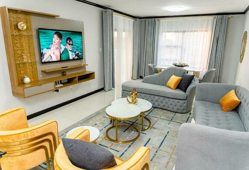 Moonpopson Luxury Apartments, Fourways, Sandton
