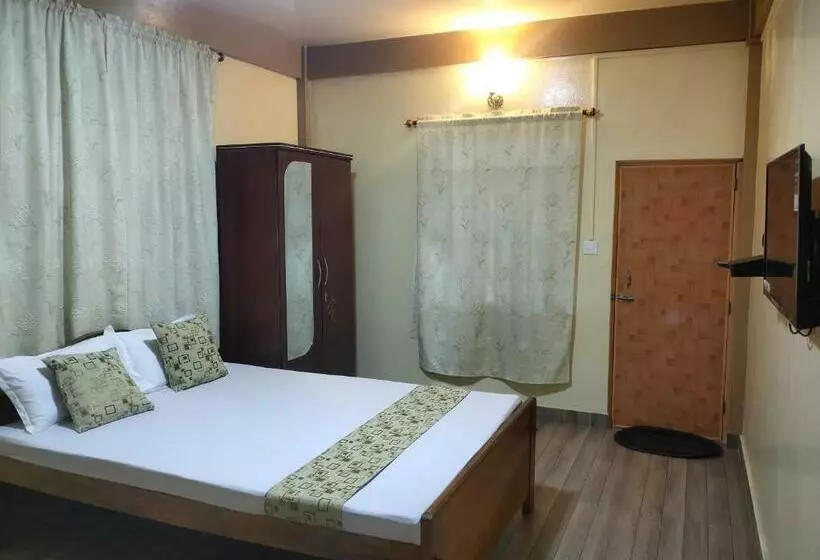 پانسیون F N Guest House