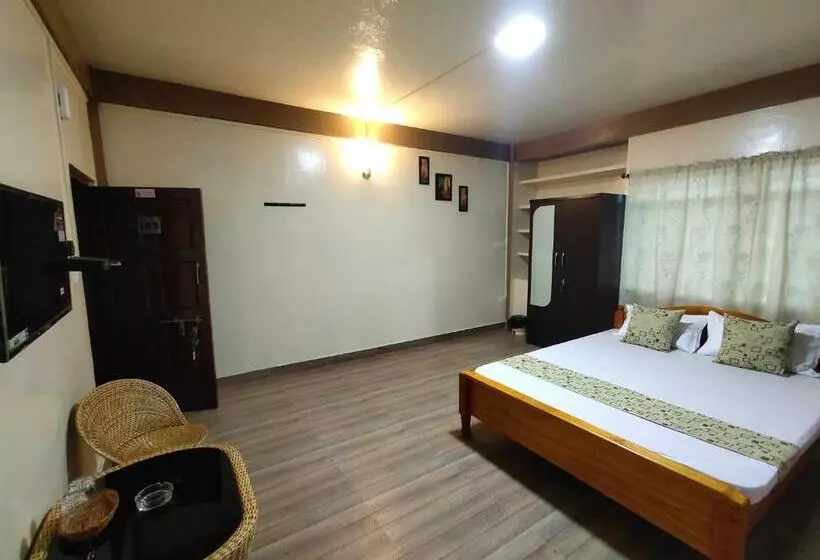 پانسیون F N Guest House