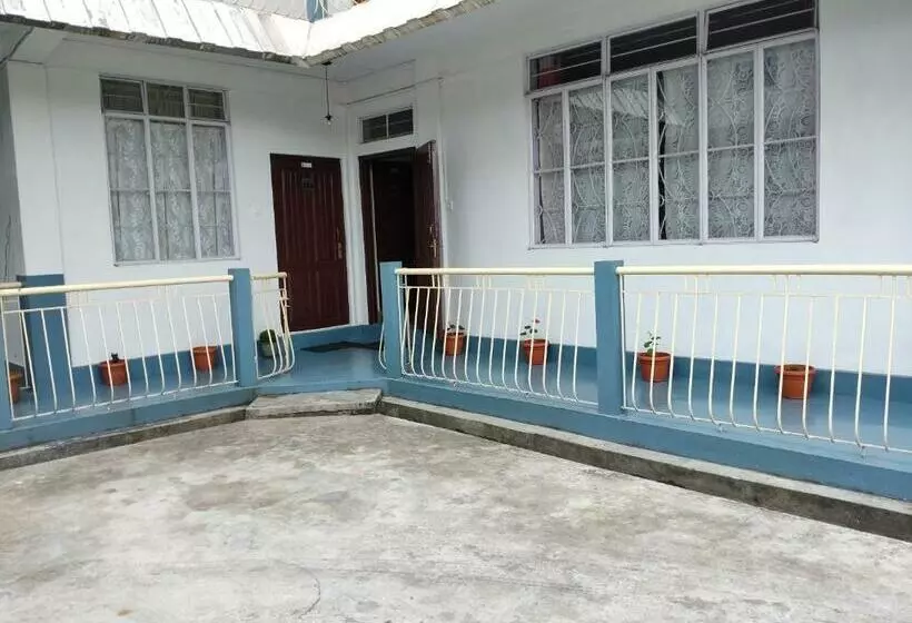 پانسیون F N Guest House