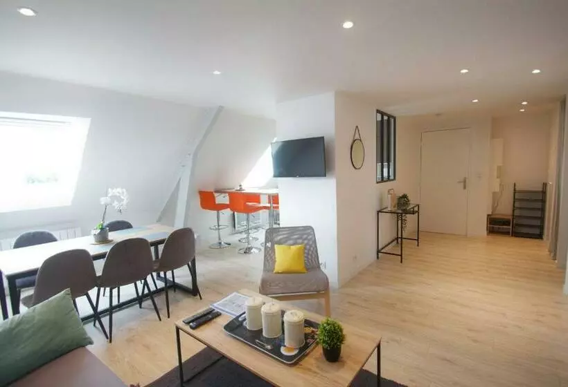 The Merville Duplex   Lorient Center