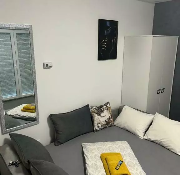 Apartman Tajna