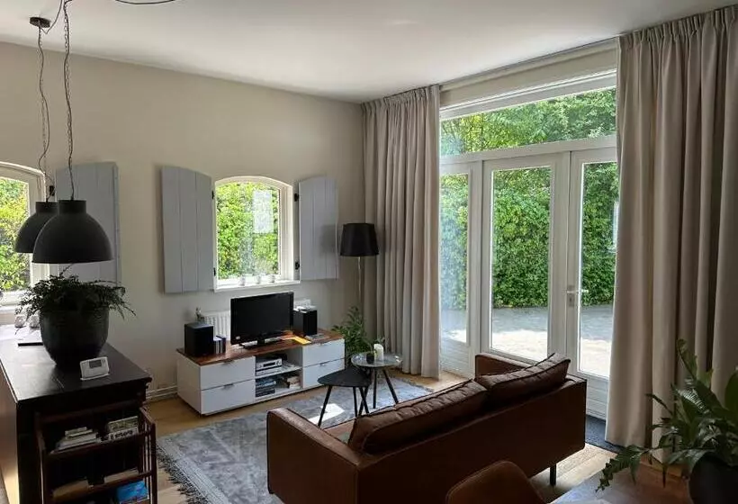 Aamiaismajoitus (B&B) Koetshuys Van Villadelfia