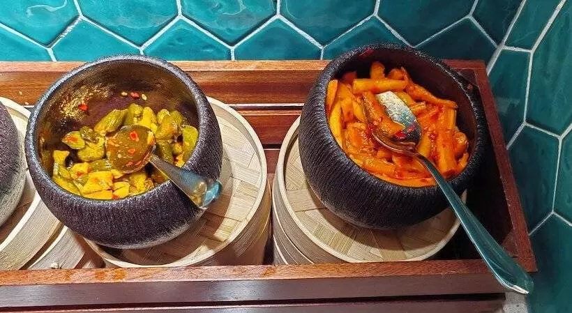 ホテル Hilton Garden Inn Lhasa