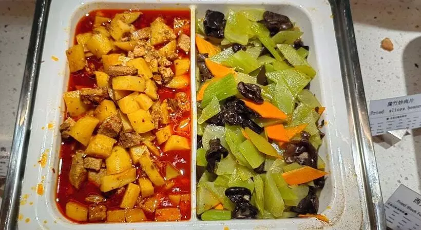 ホテル Hilton Garden Inn Lhasa