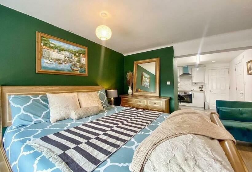 House 1905   Self Catering Serviced Apartment