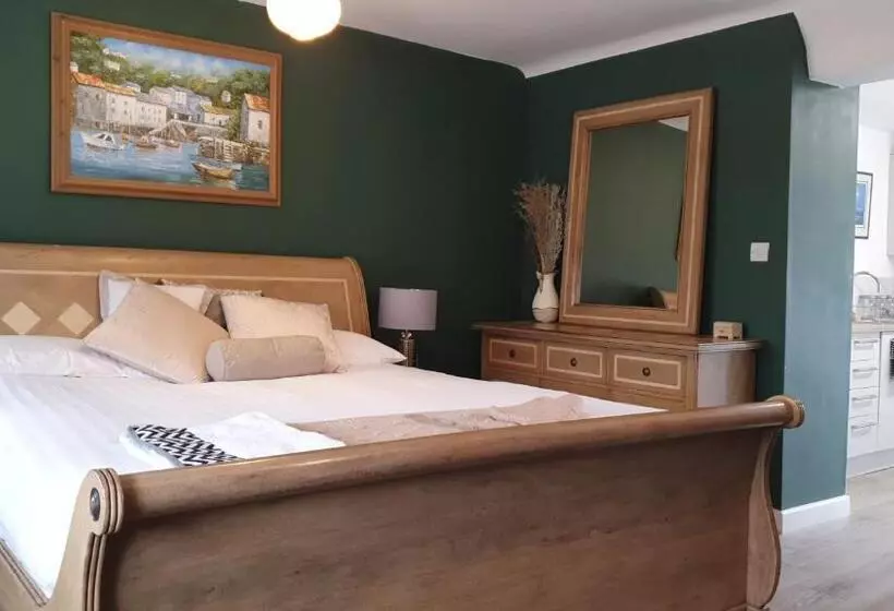 House 1905   Self Catering Serviced Apartment