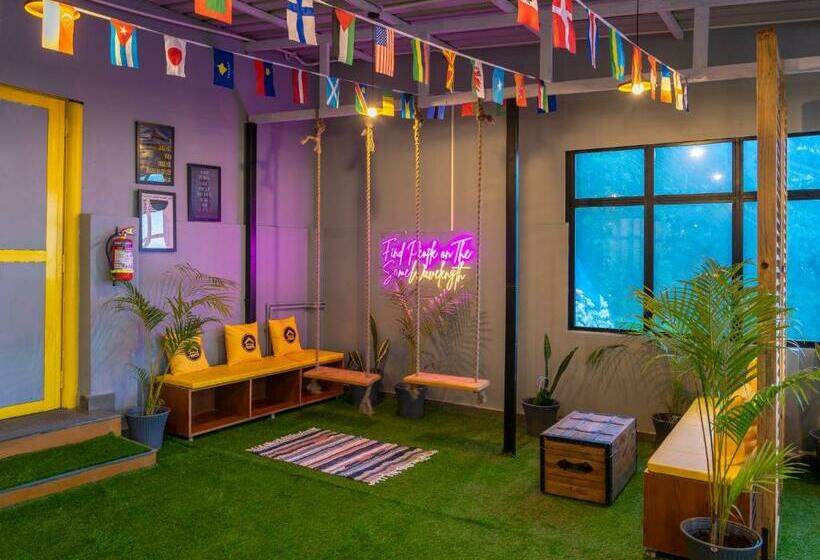 The Hosteller Mussoorie, Mall Road