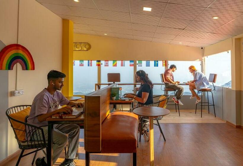 The Hosteller Mussoorie, Mall Road