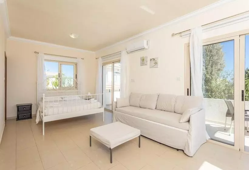 Villa Andree In Paralimni