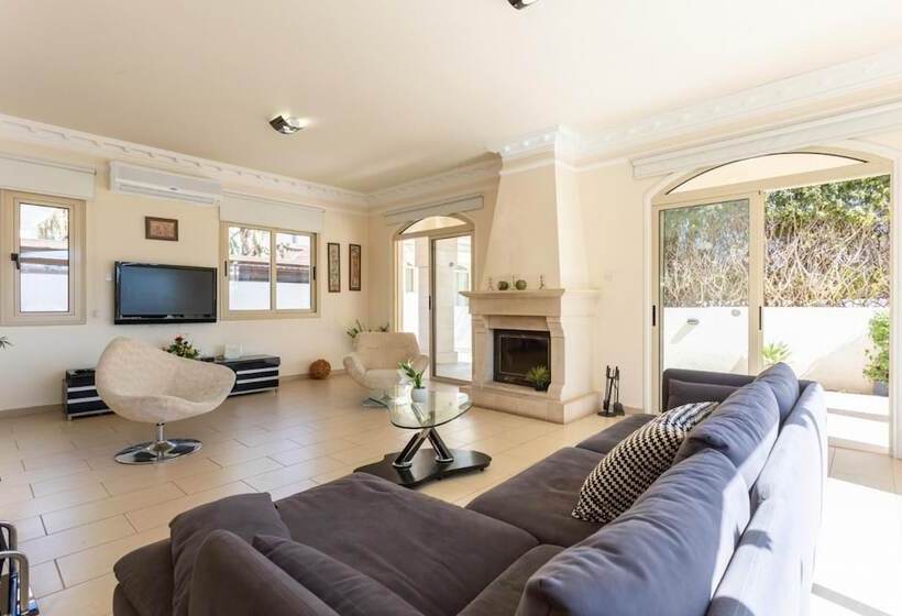 Villa Andree In Paralimni