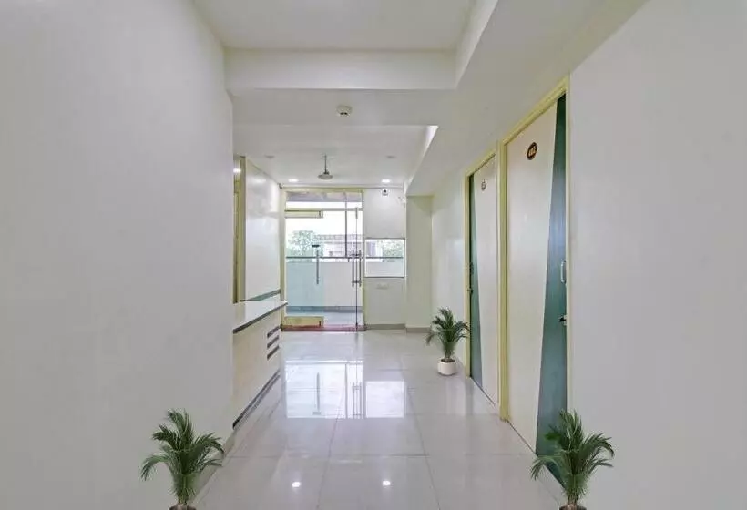 Super Hotel O Sunshine Inn