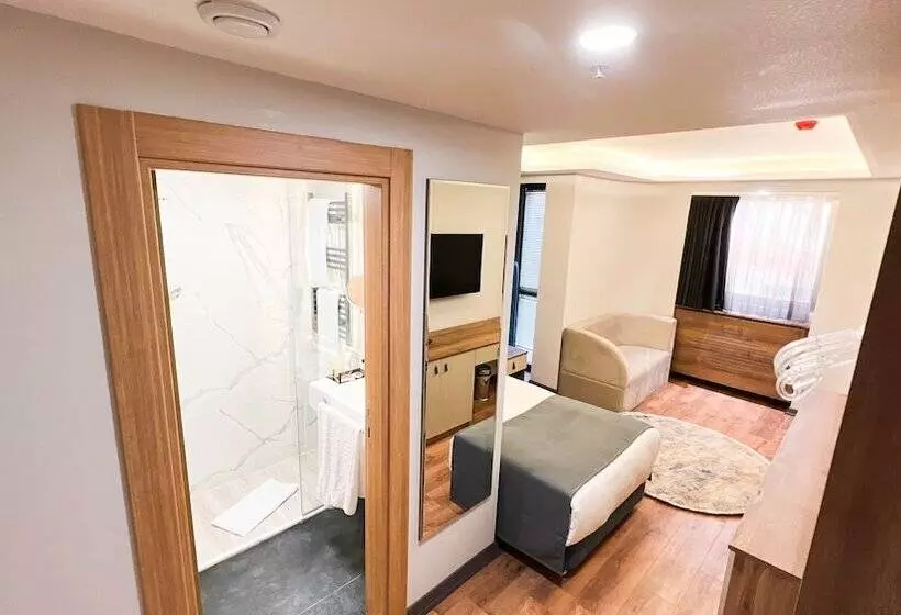 هتل Nira Boutique