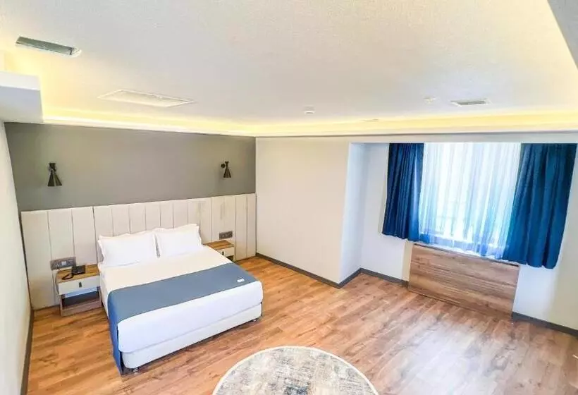 هتل Nira Boutique