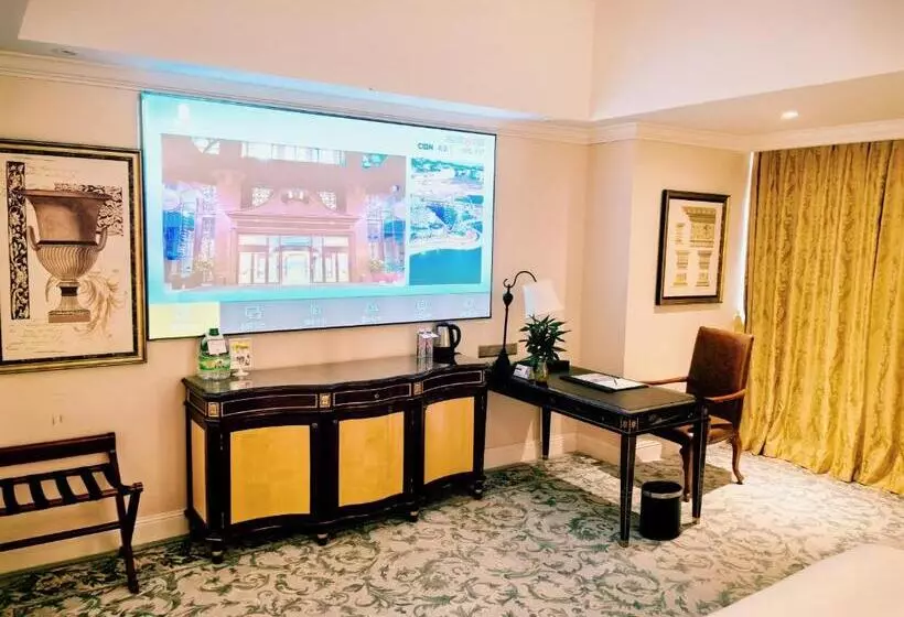 ホテル Qingdao Jinshi International