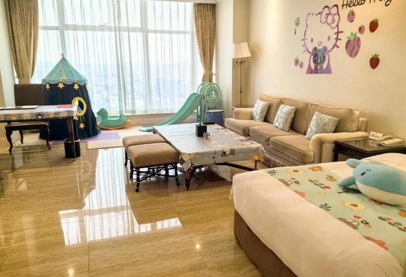 Отель Qingdao Jinshi International