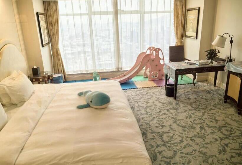 Отель Qingdao Jinshi International