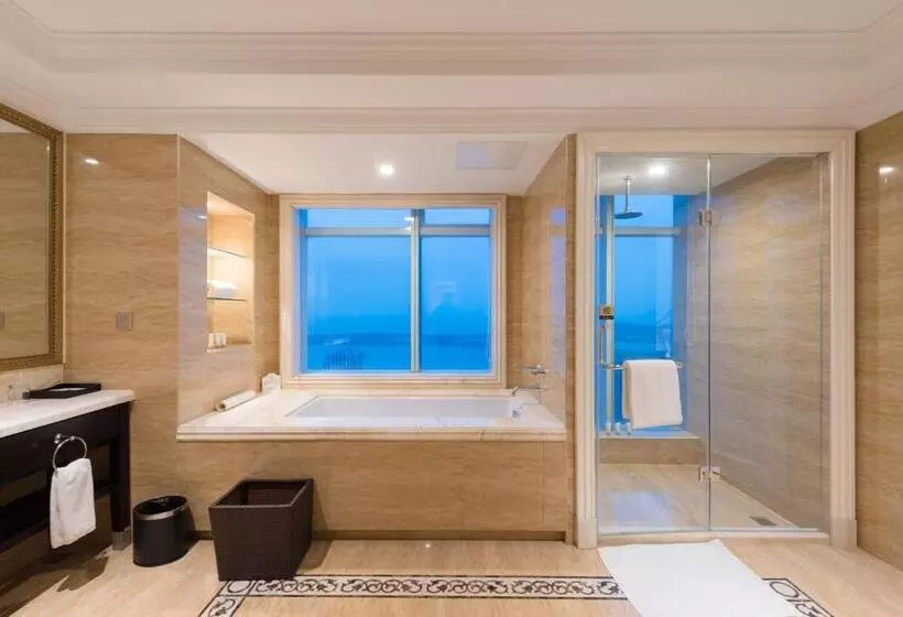 ホテル Qingdao Jinshi International