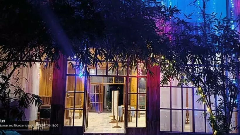 Hotelli White Coral Beach Resort