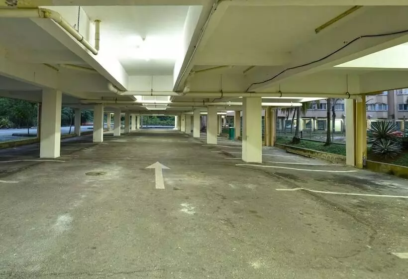 Oyo 90559 Ummul Motel C Mart