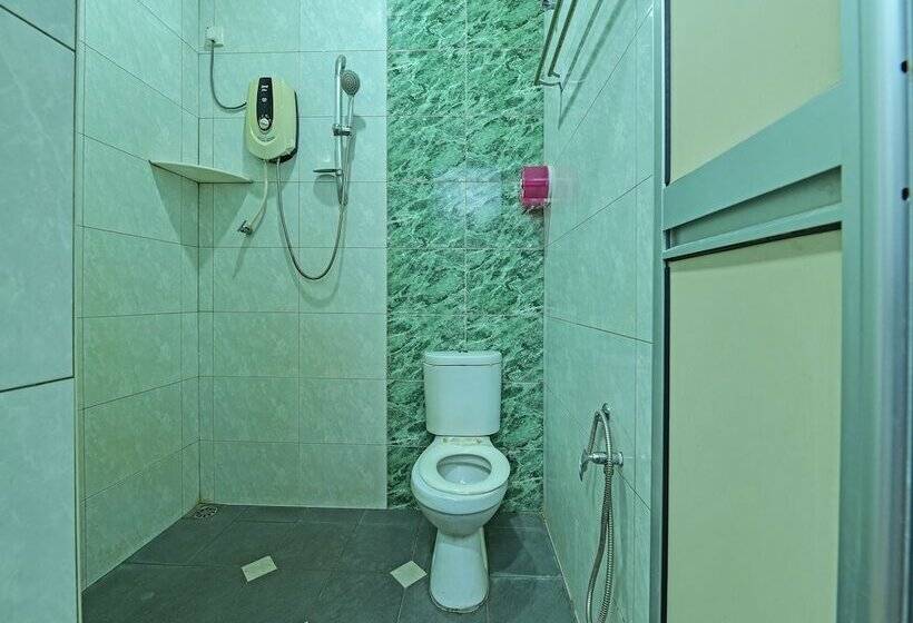 Oyo 90559 Ummul Motel C Mart