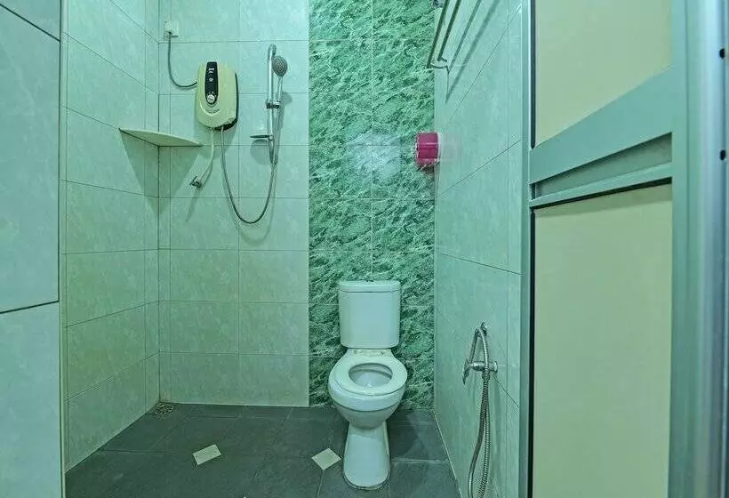 Oyo 90559 Ummul Motel C Mart