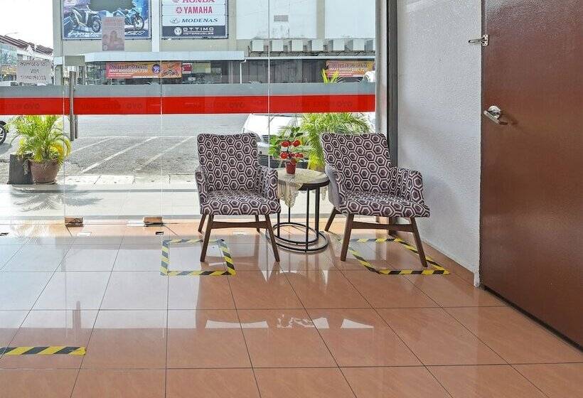 Oyo 90559 Ummul Motel C Mart