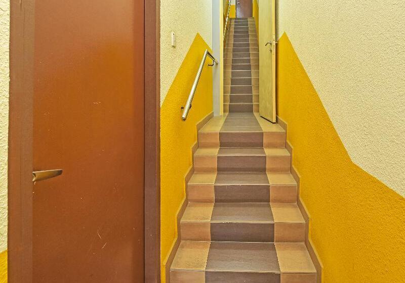 Oyo 90559 Ummul Motel C Mart