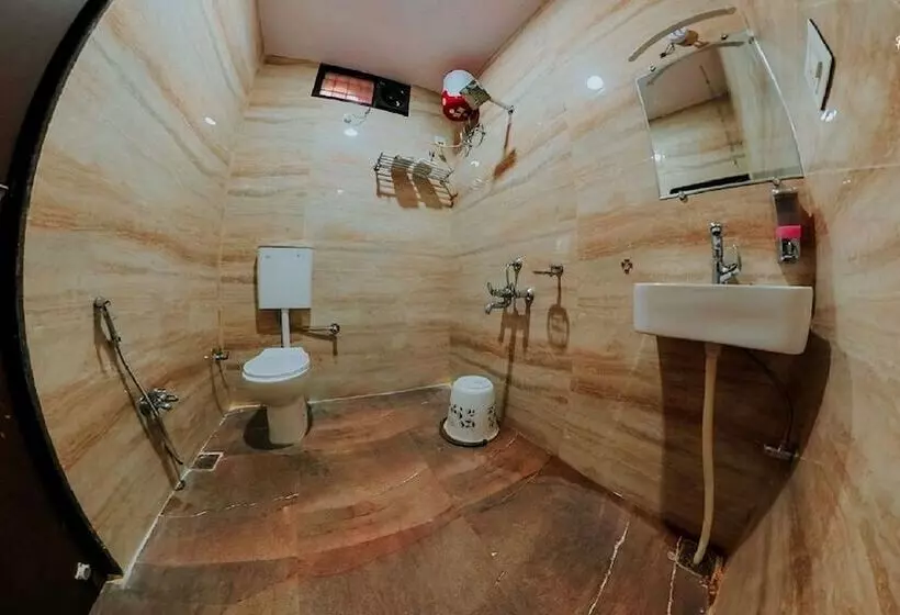 Hotelli Bajaj S Karwan Inn