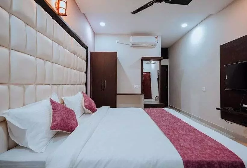 Hotelli Bajaj S Karwan Inn