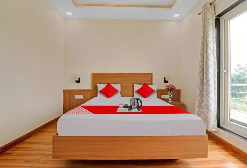 Hotelli Oyo 85578 The Royal Plaza