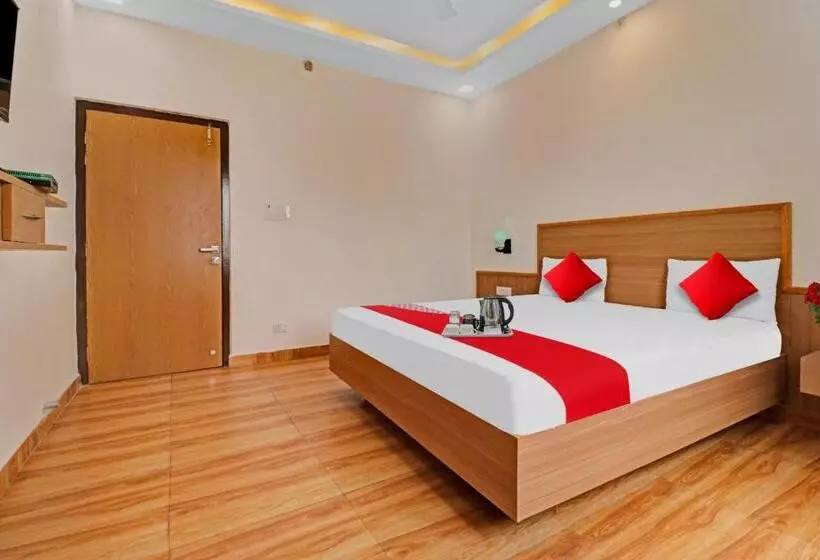 Hotelli Oyo 85578 The Royal Plaza