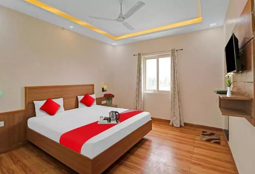 Hotelli Oyo 85578 The Royal Plaza