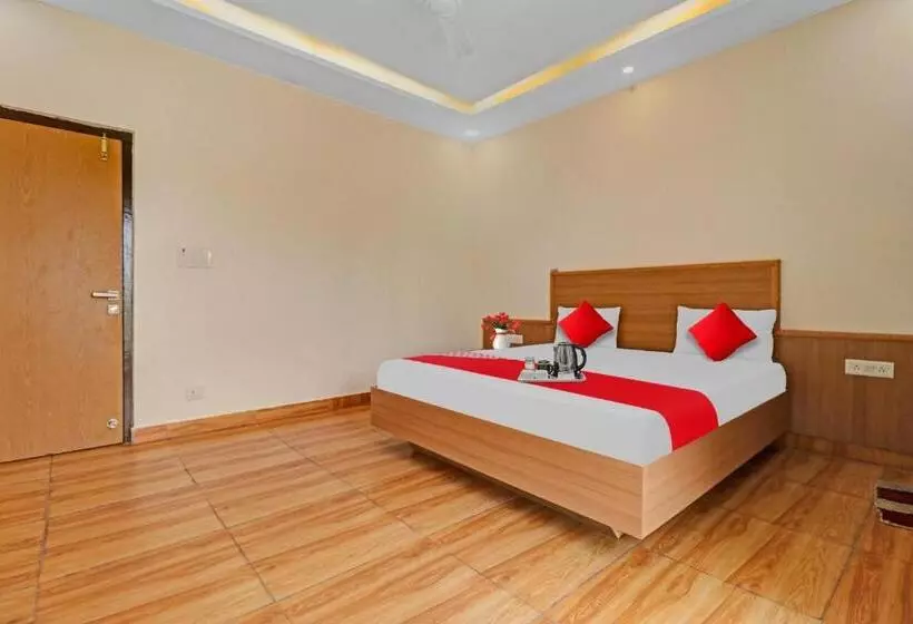 Hotelli Oyo 85578 The Royal Plaza