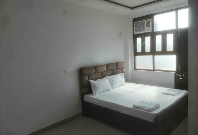 호텔 Oyo 89893 Rich Chair