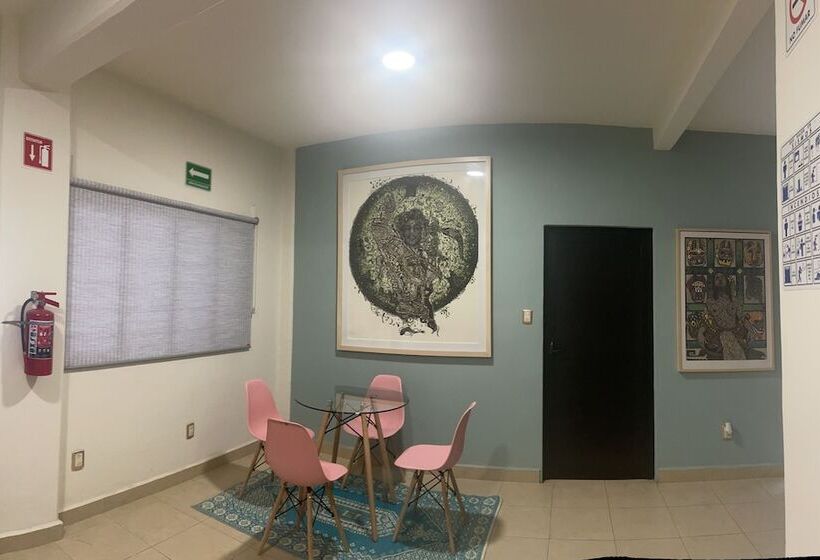 پانسیون Hostal Xao