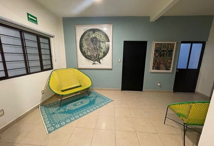 پانسیون Hostal Xao