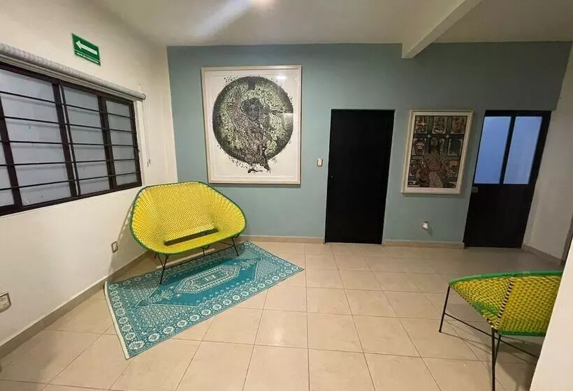 پانسیون Hostal Xao