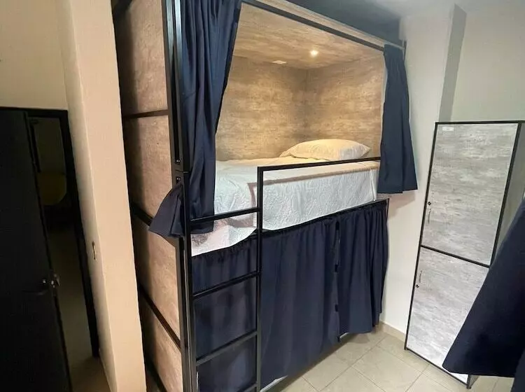 پانسیون Hostal Xao