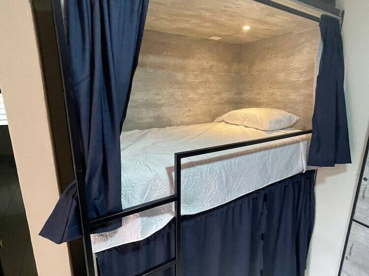 پانسیون Hostal Xao