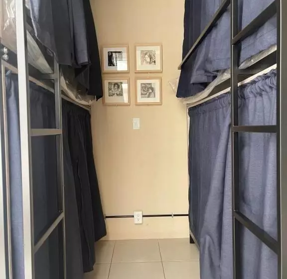 پانسیون Hostal Xao